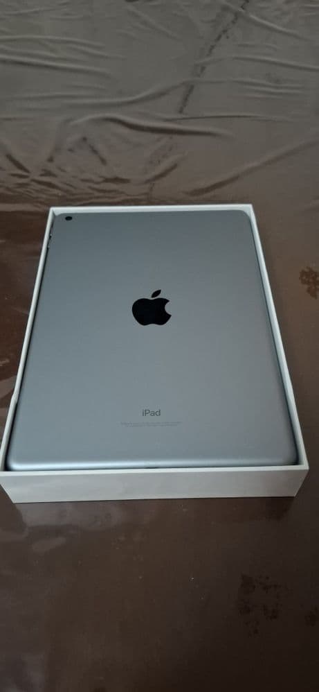 Планшет Apple iPad 6-поколение в отличном состоянии