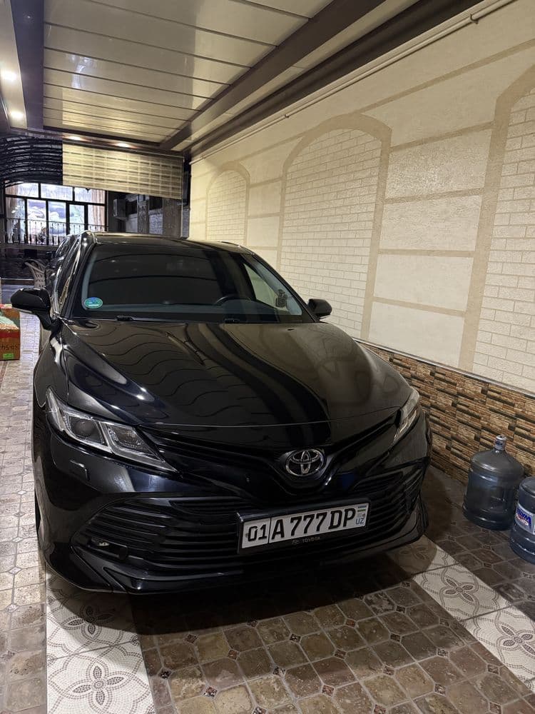 Toyota Camry 70 benzin