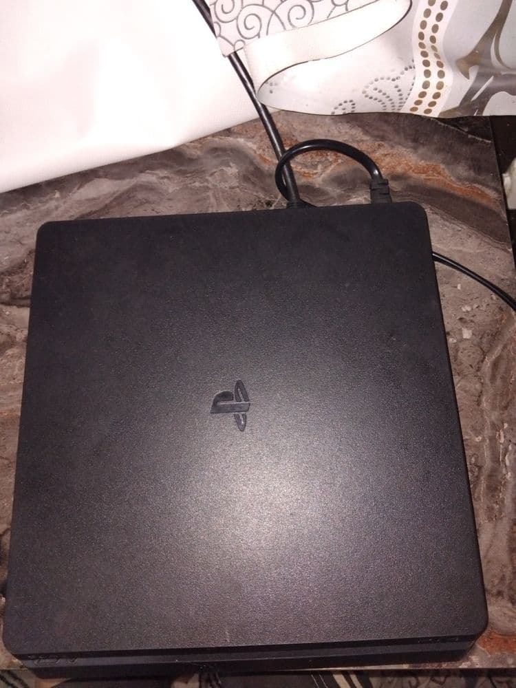Playstation 4 512